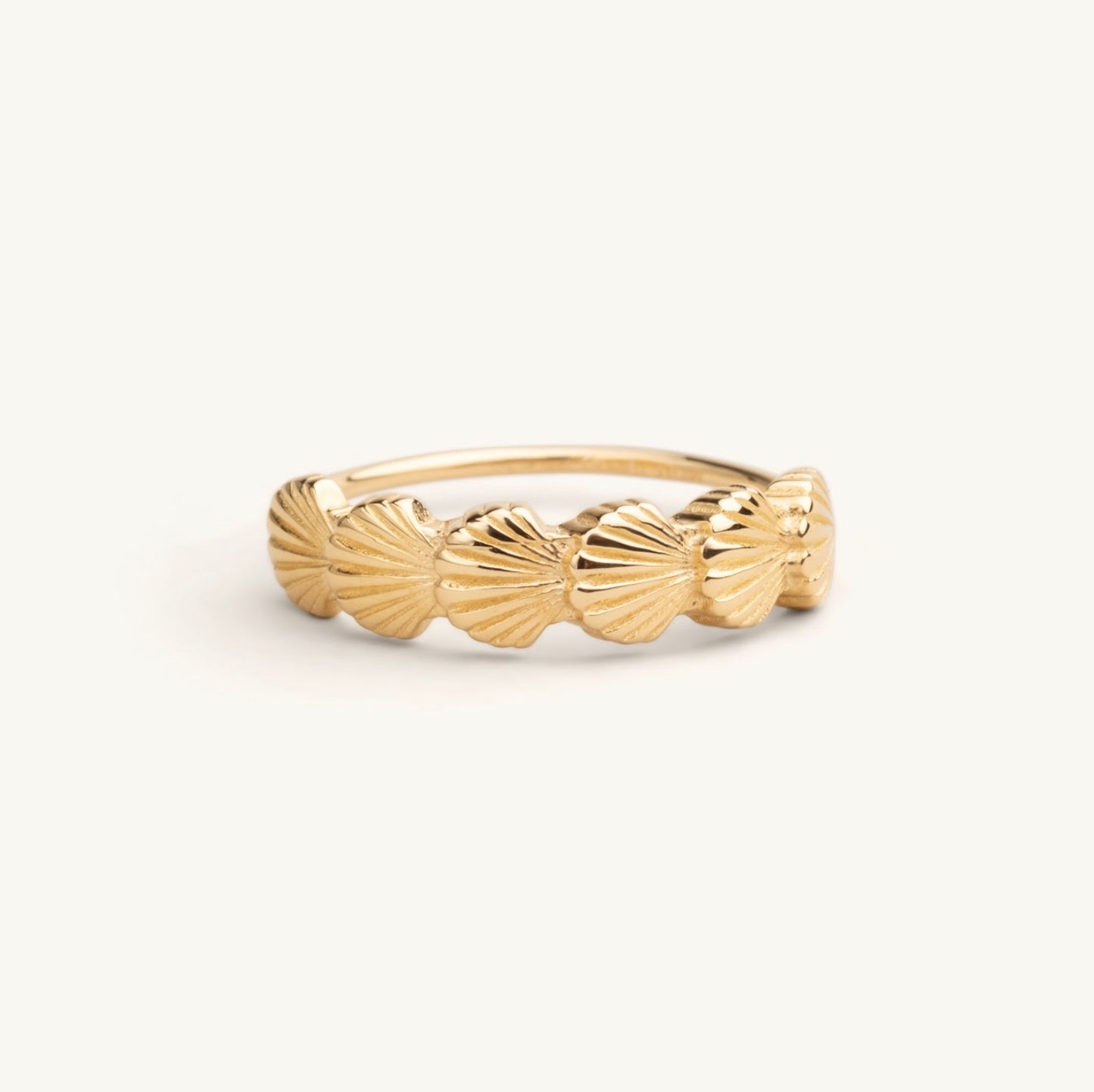 14KT Yellow Gold Scalloped Seashell Ring